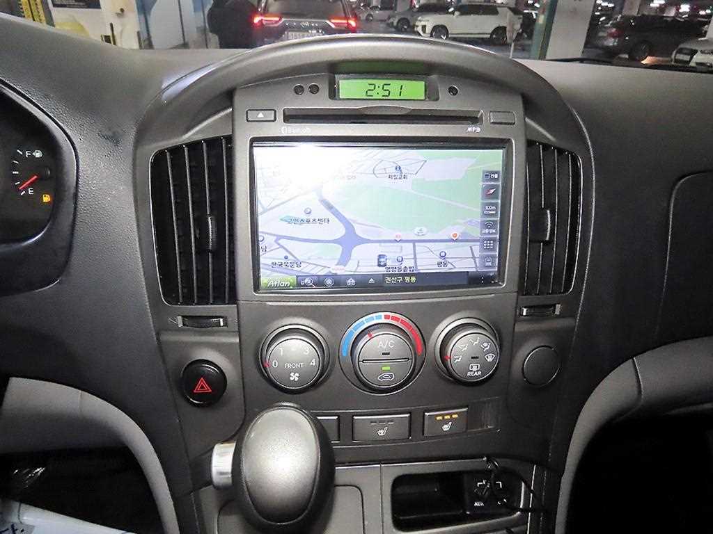 HYUNDAI Starex - Vista 11