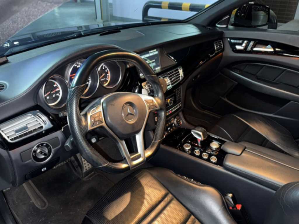 Mercedes Benz CLS Class - Vista 7