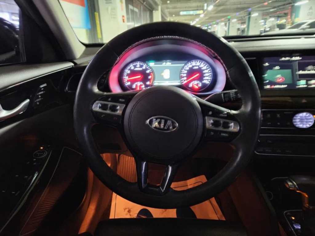 KIA K7 - Vista 8