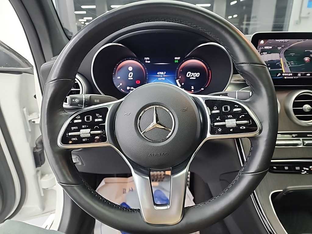 Mercedes Benz GLC Class - Vista 9