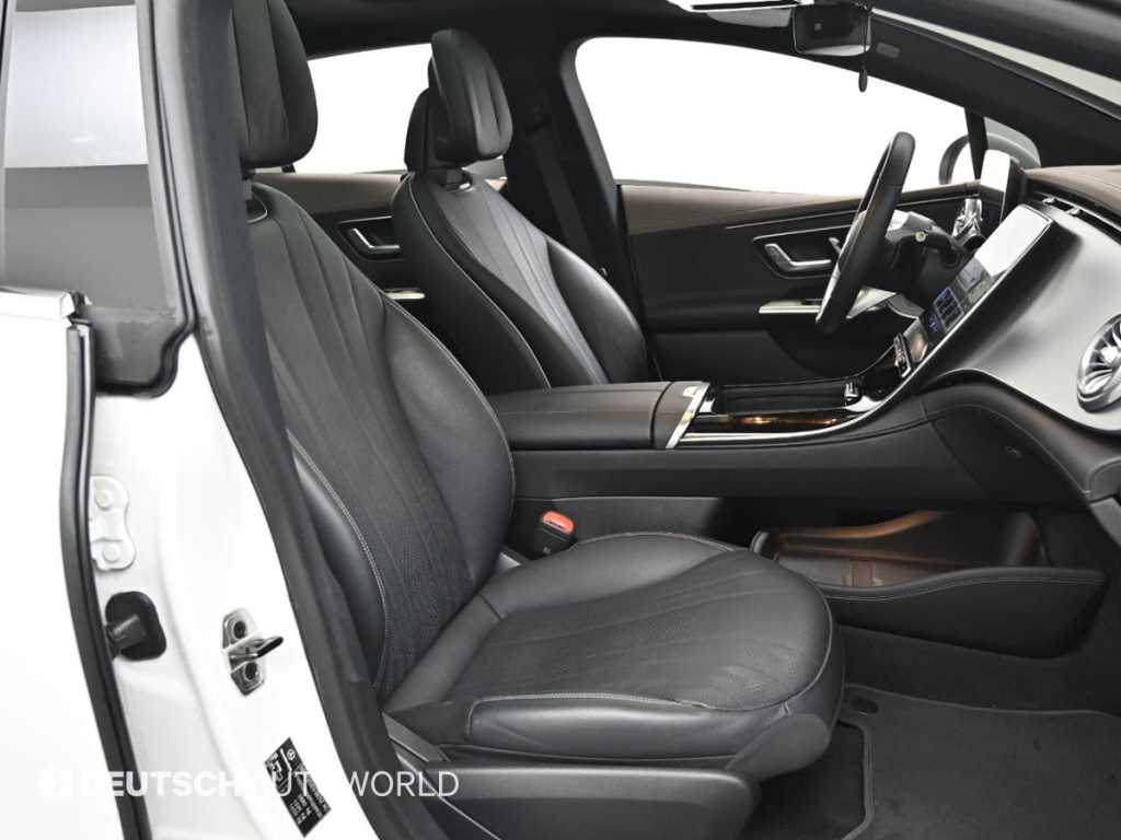 Mercedes Benz EQE - Vista 10