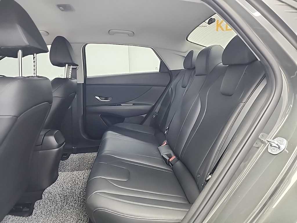 HYUNDAI Avante - Vista 12