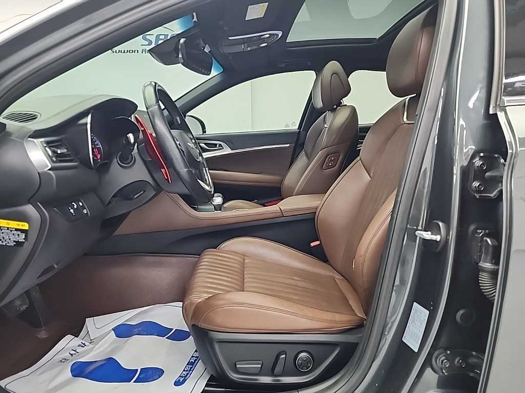 Genesis G70 - Vista 11