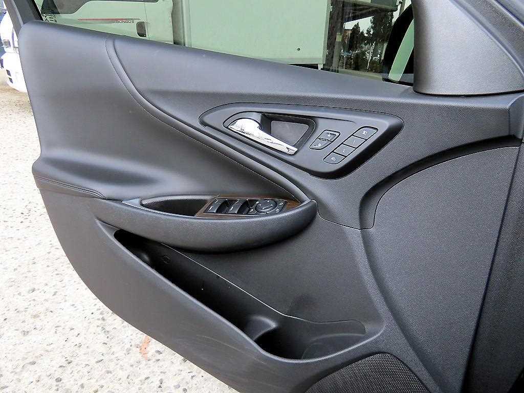 Chevrolet Malibu - Vista 11