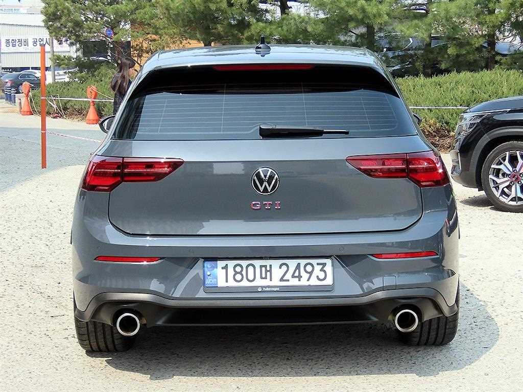 Volkswagen Golf - Vista 4