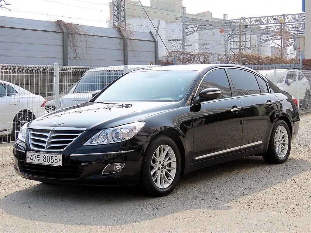 HYUNDAI Genesis - Vista 2