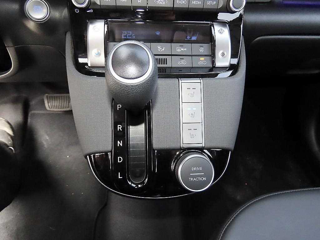 HYUNDAI Casper - Vista 10