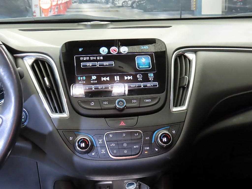 Chevrolet Malibu - Vista 11