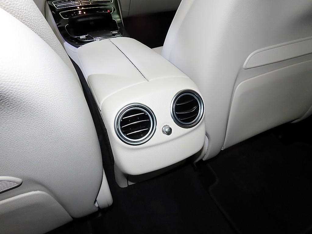 Mercedes Benz E class 2022 Negro - Importación desde Corea - HF Imports Iquique - Foto 14