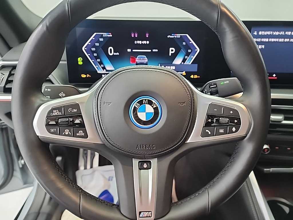 BMW i4 - Vista 10