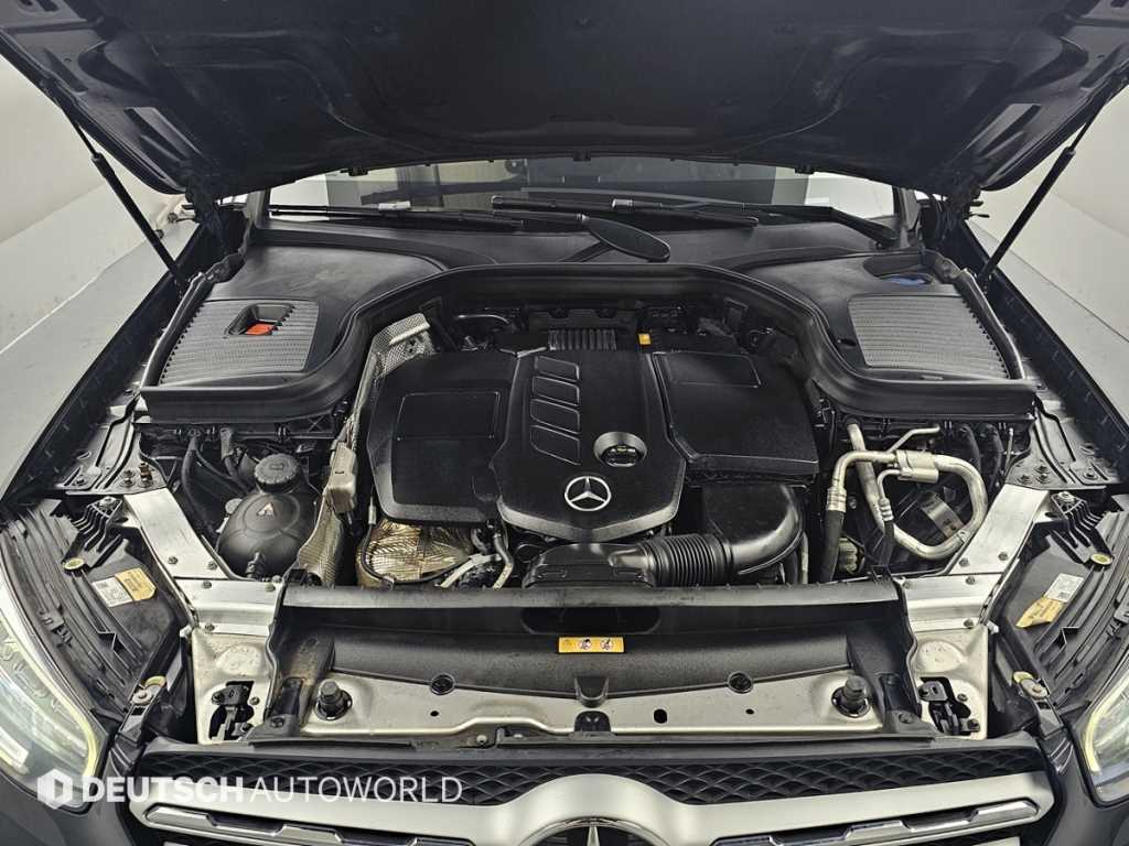 Mercedes Benz GLC Class - Vista 6