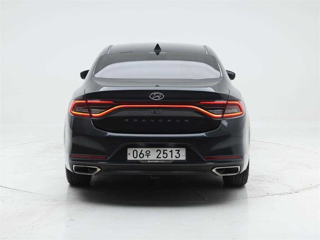 HYUNDAI Grandeur - Vista 5