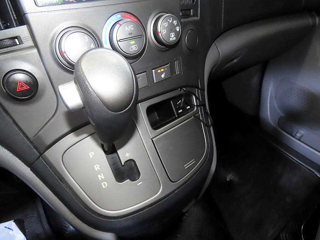 HYUNDAI Starex - Vista 12