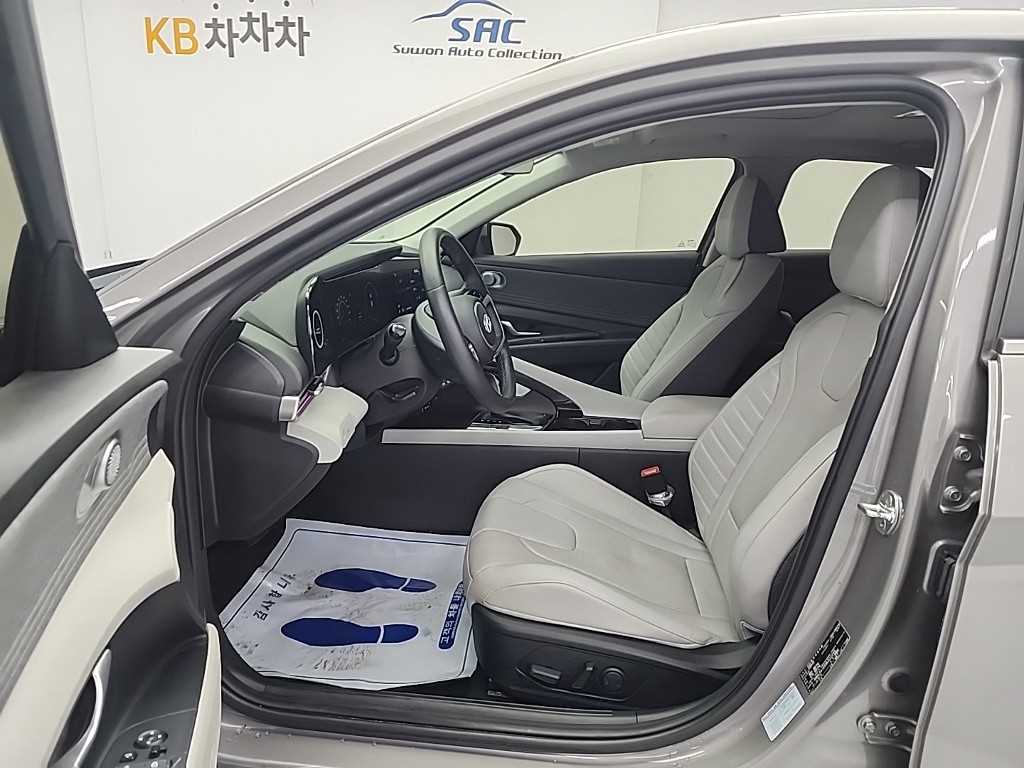 HYUNDAI Avante - Vista 11