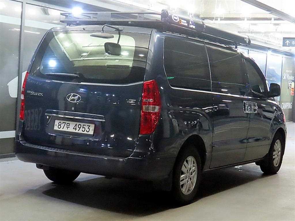HYUNDAI Starex - Vista 4