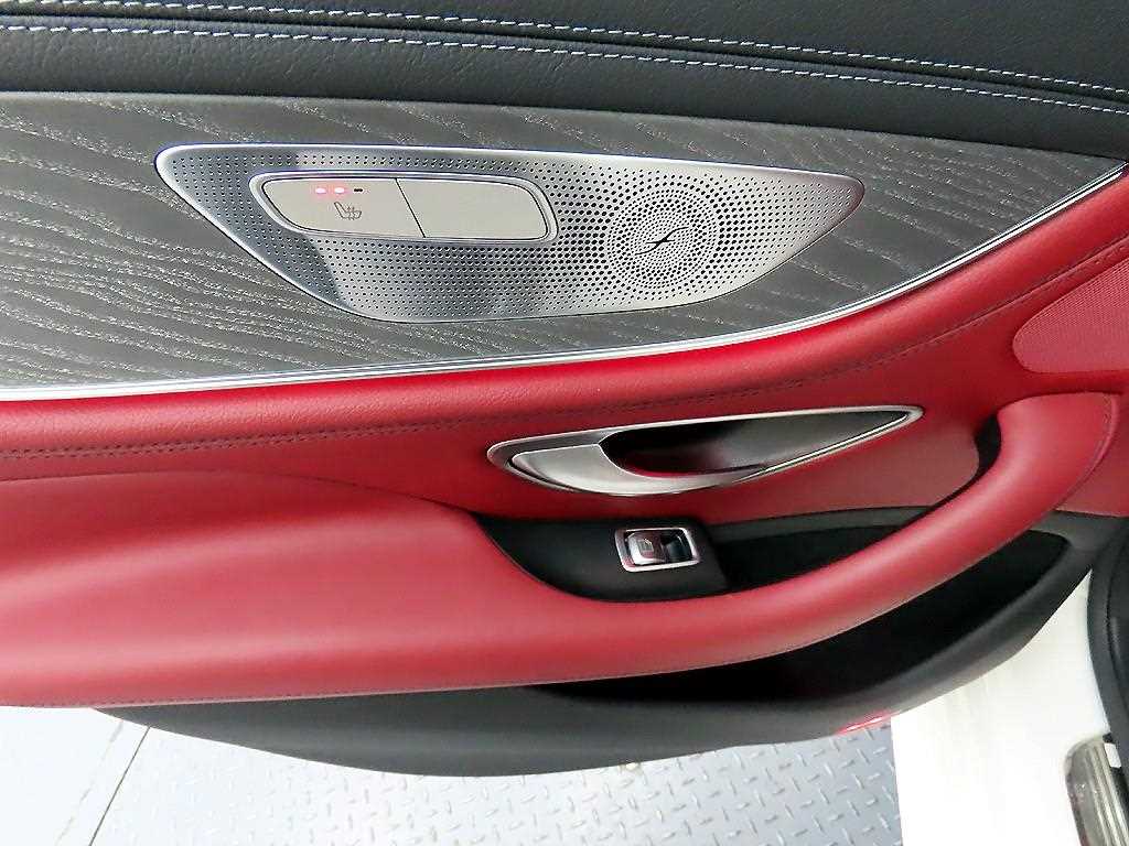 Mercedes Benz CLS Class - Vista 12