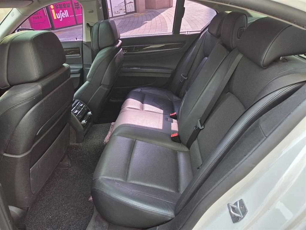 BMW 7 Series - Vista 6