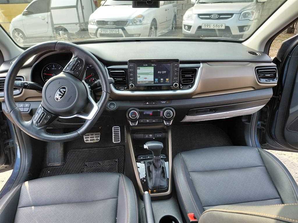 KIA Stonic - Vista 8