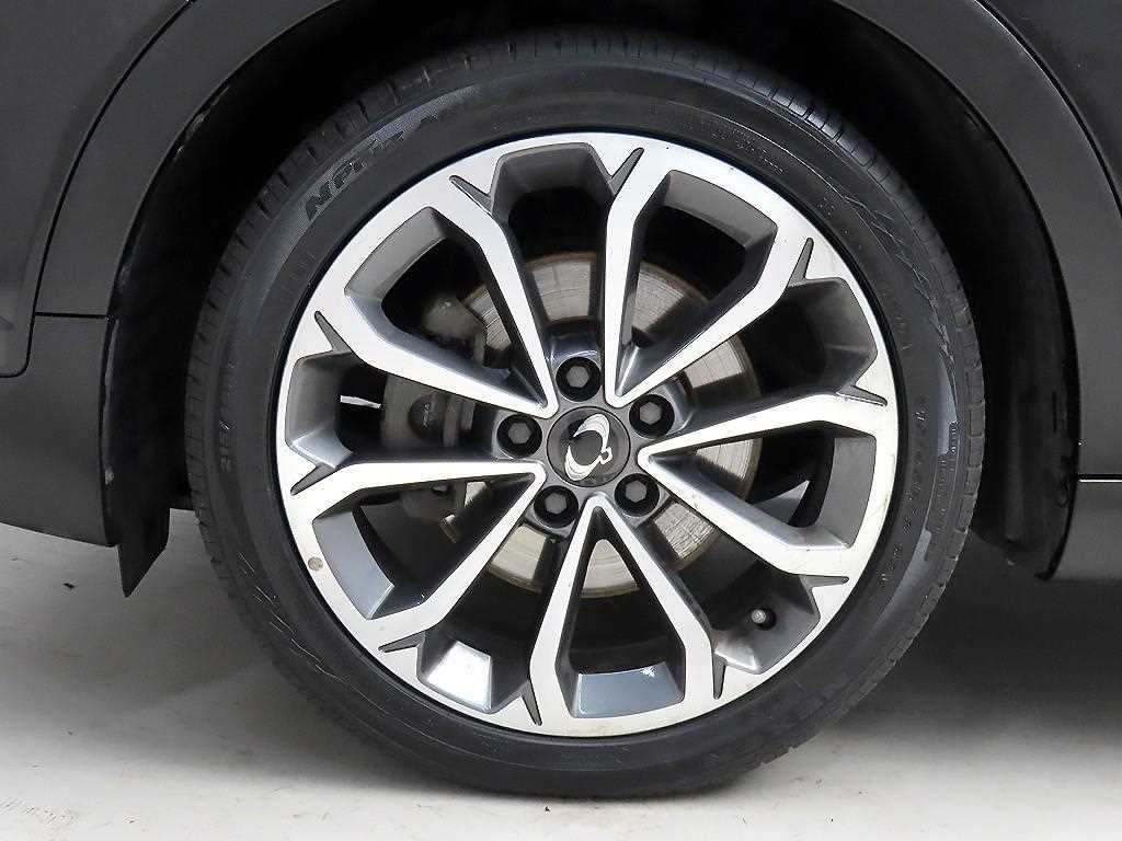 Ssangyong Tivoli 2018 Negro - Importación desde Corea - HF Imports Iquique - Foto 19