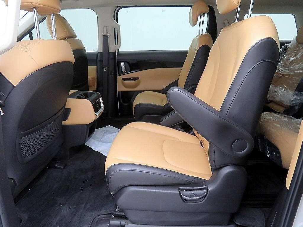 KIA Carnival - Vista 7