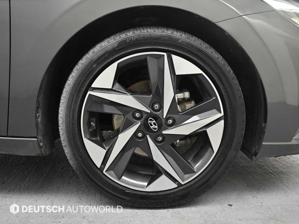 HYUNDAI Avante - Vista 4