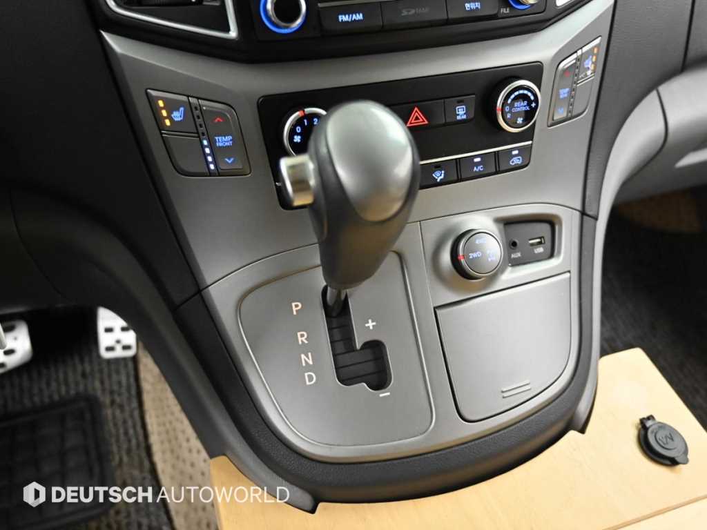 HYUNDAI Starex - Vista 9