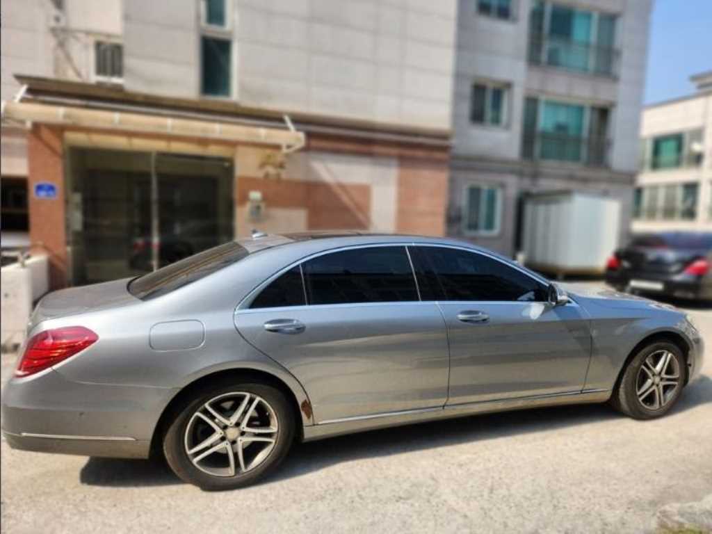 Mercedes Benz S Class - Vista 4