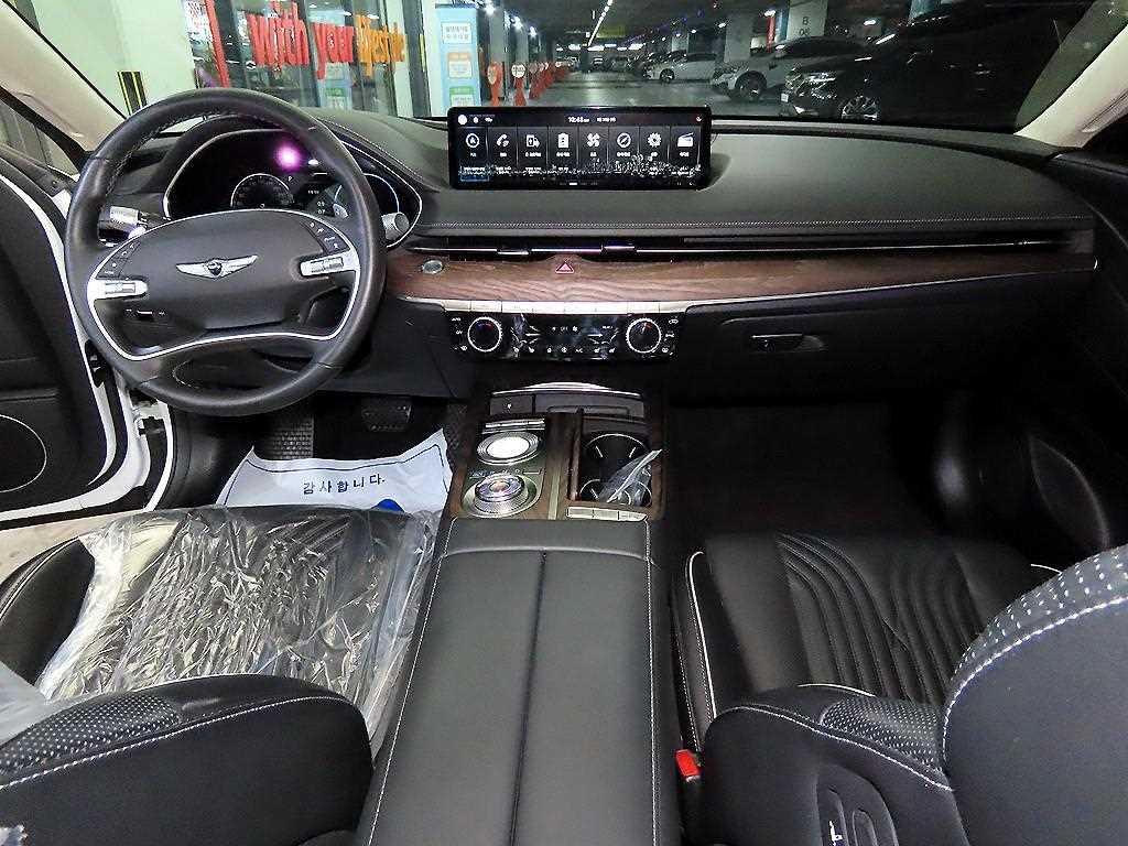 Genesis G80 - Vista 10