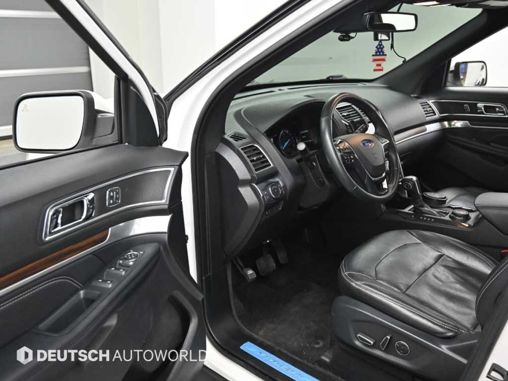 Ford Explorer - Vista 11