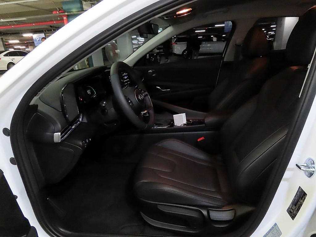 HYUNDAI Avante - Vista 6