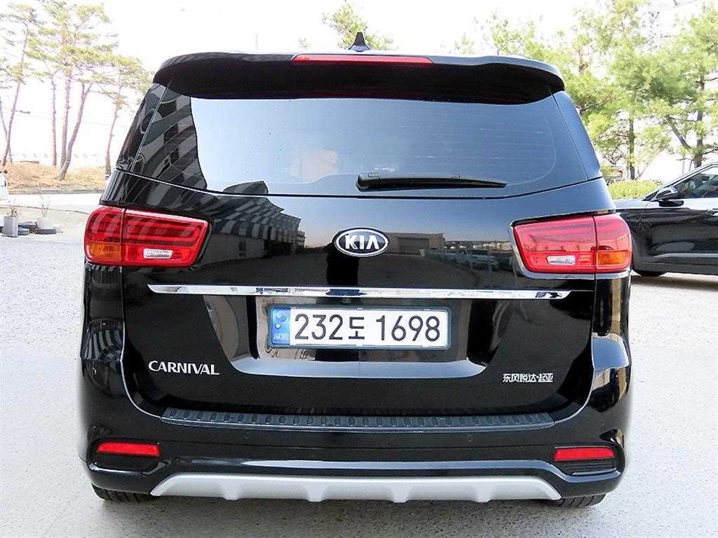 KIA Carnival - Vista 4