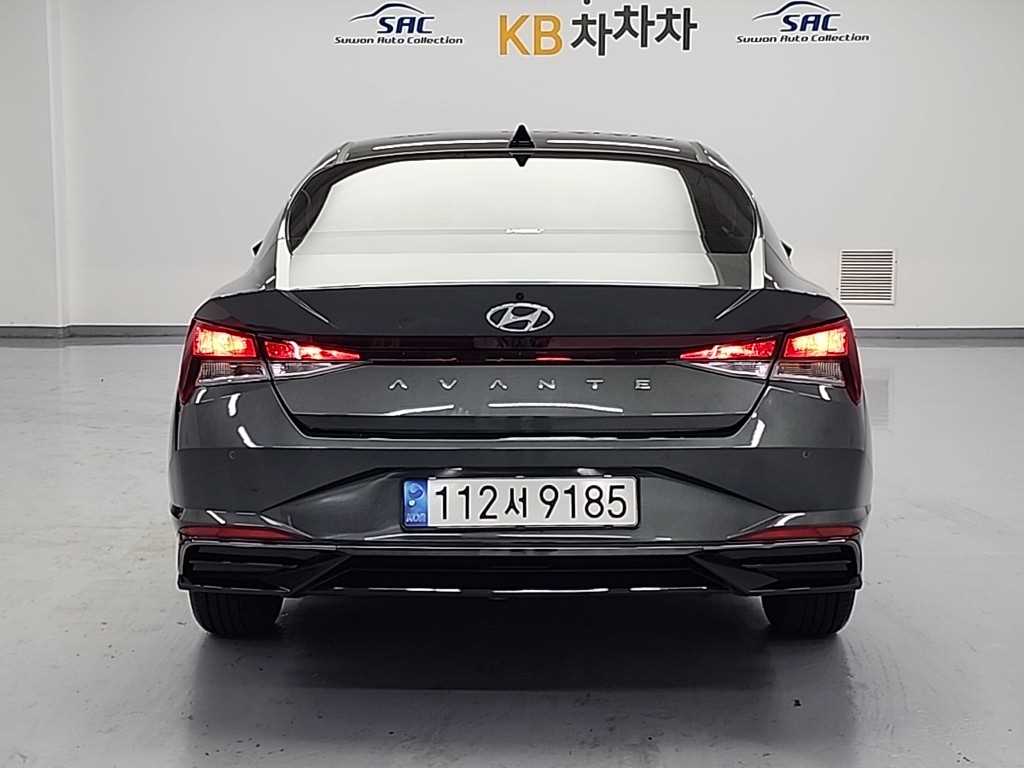 HYUNDAI Avante - Vista 3