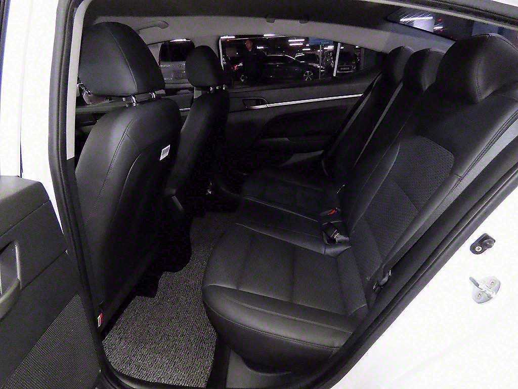 HYUNDAI Avante - Vista 7