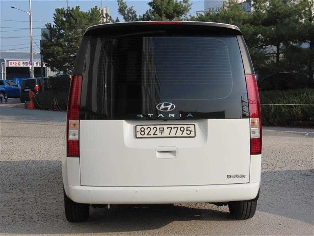 HYUNDAI Staria - Vista 4