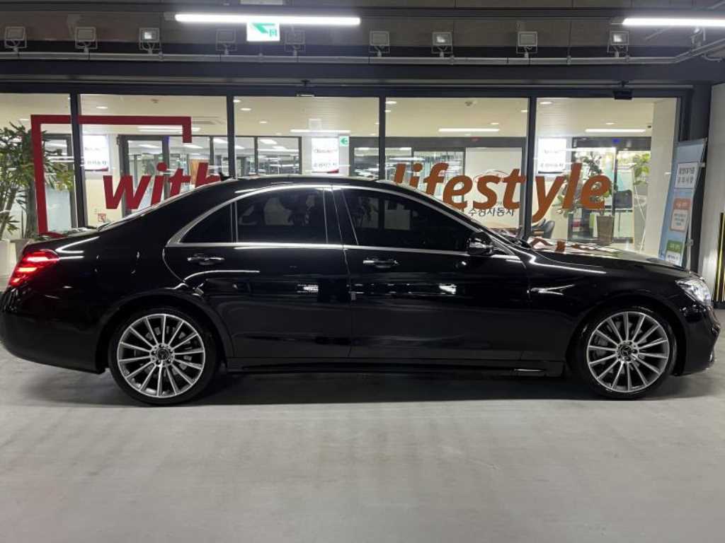 Mercedes Benz S Class - Vista 5