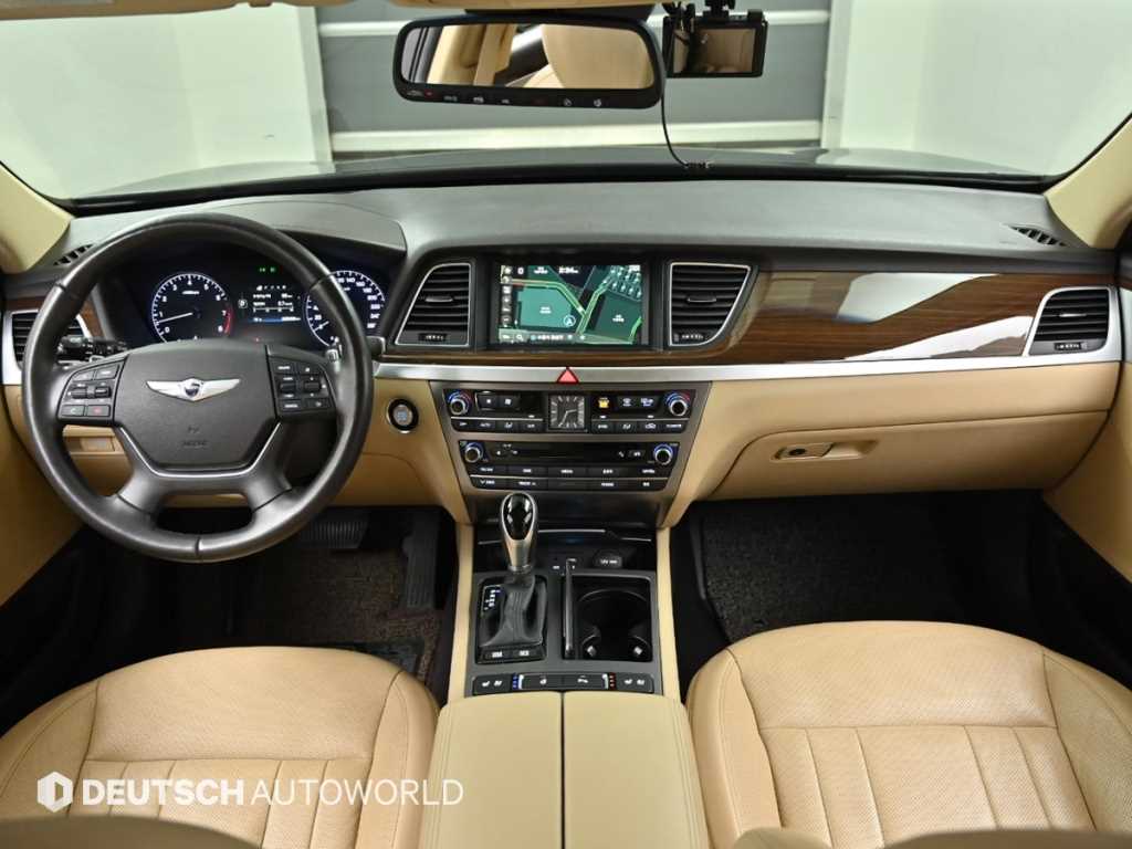 HYUNDAI Genesis - Vista 8