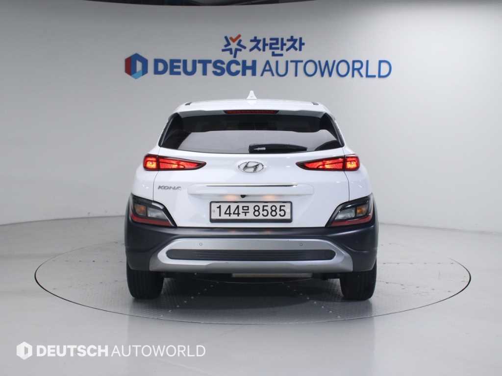 HYUNDAI Kona - Vista 4