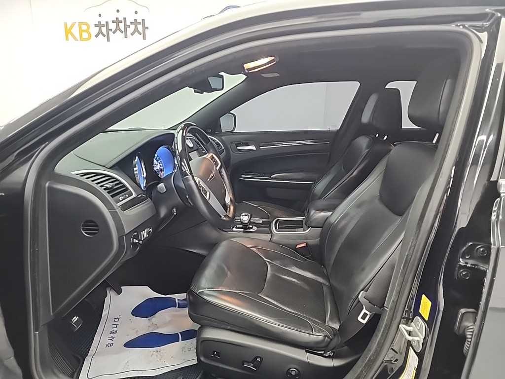 Chrysler 300C - Vista 11