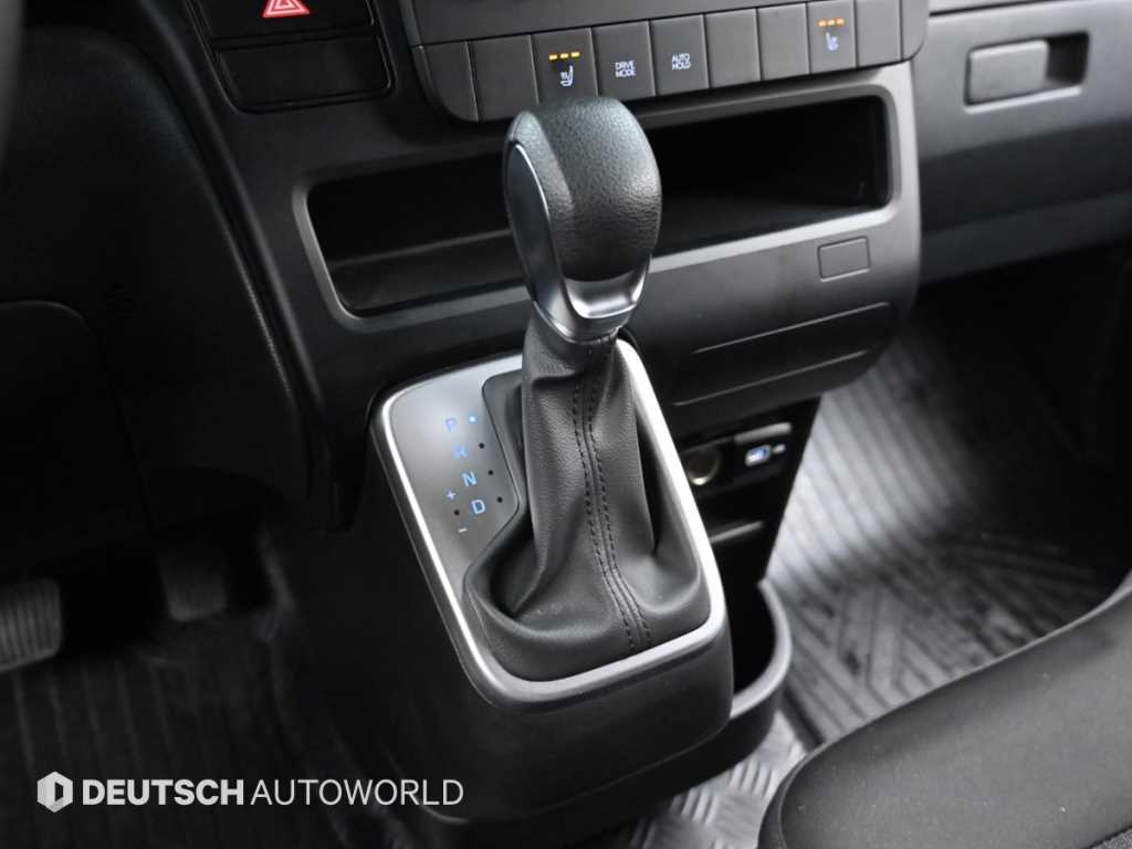 HYUNDAI Staria - Vista 9