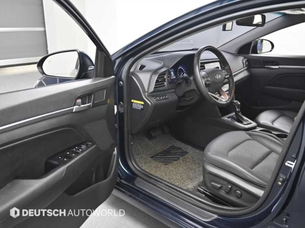 HYUNDAI Avante - Vista 8