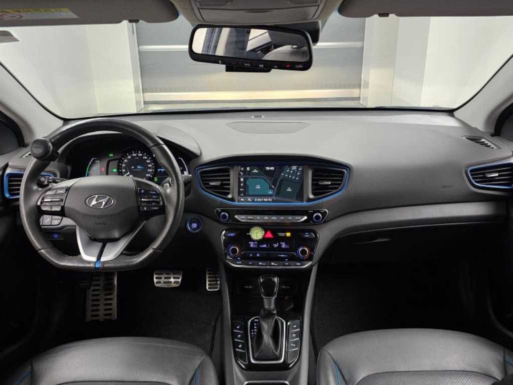 HYUNDAI Ioniq - Vista 7