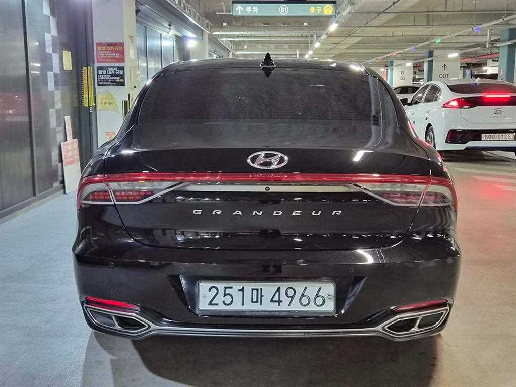 HYUNDAI Grandeur - Vista 5
