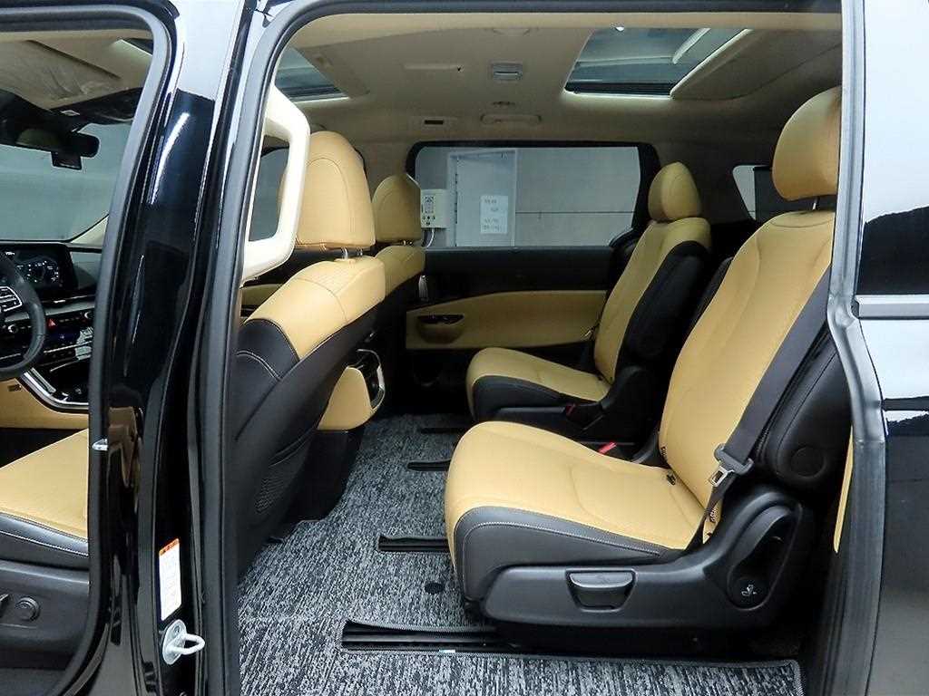 KIA Carnival - Vista 6