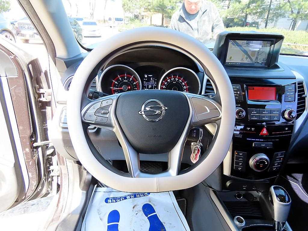 Ssangyong Tivoli - Vista 8