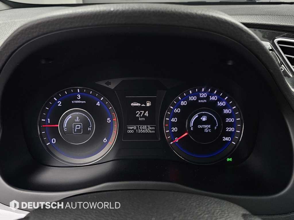 HYUNDAI i40 - Vista 8