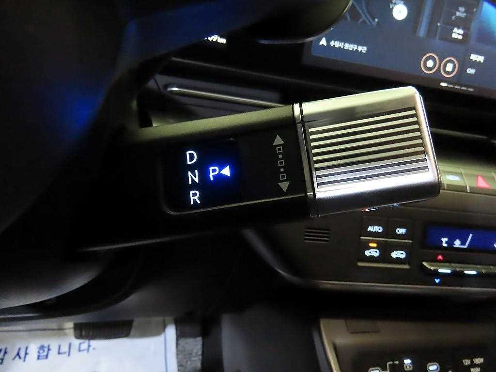 HYUNDAI Kona - Vista 12