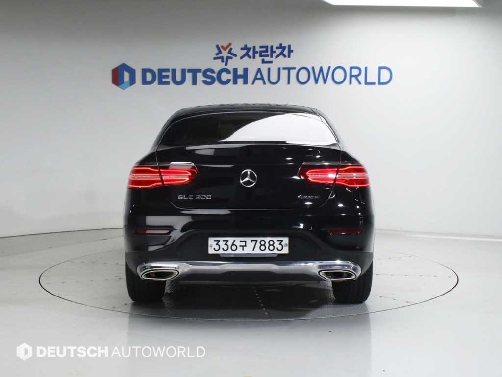 Mercedes Benz GLC Class - Vista 4