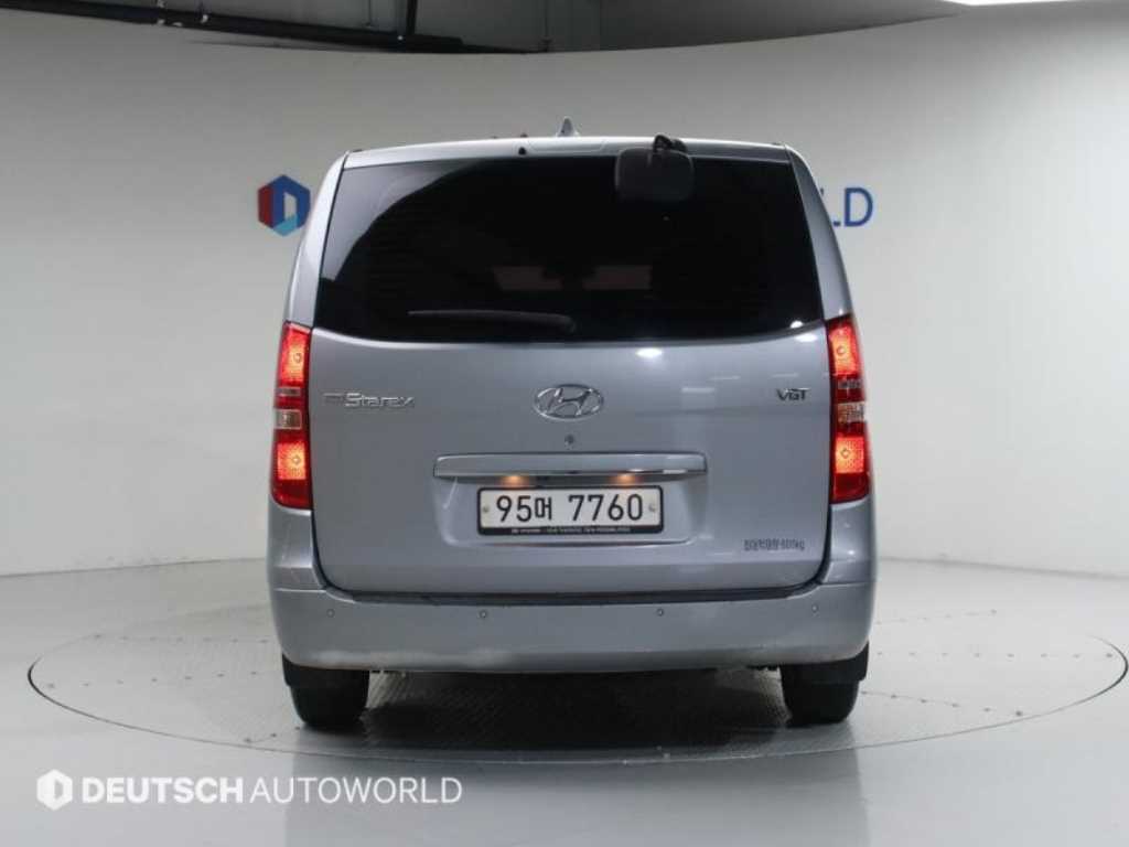 HYUNDAI Starex - Vista 4