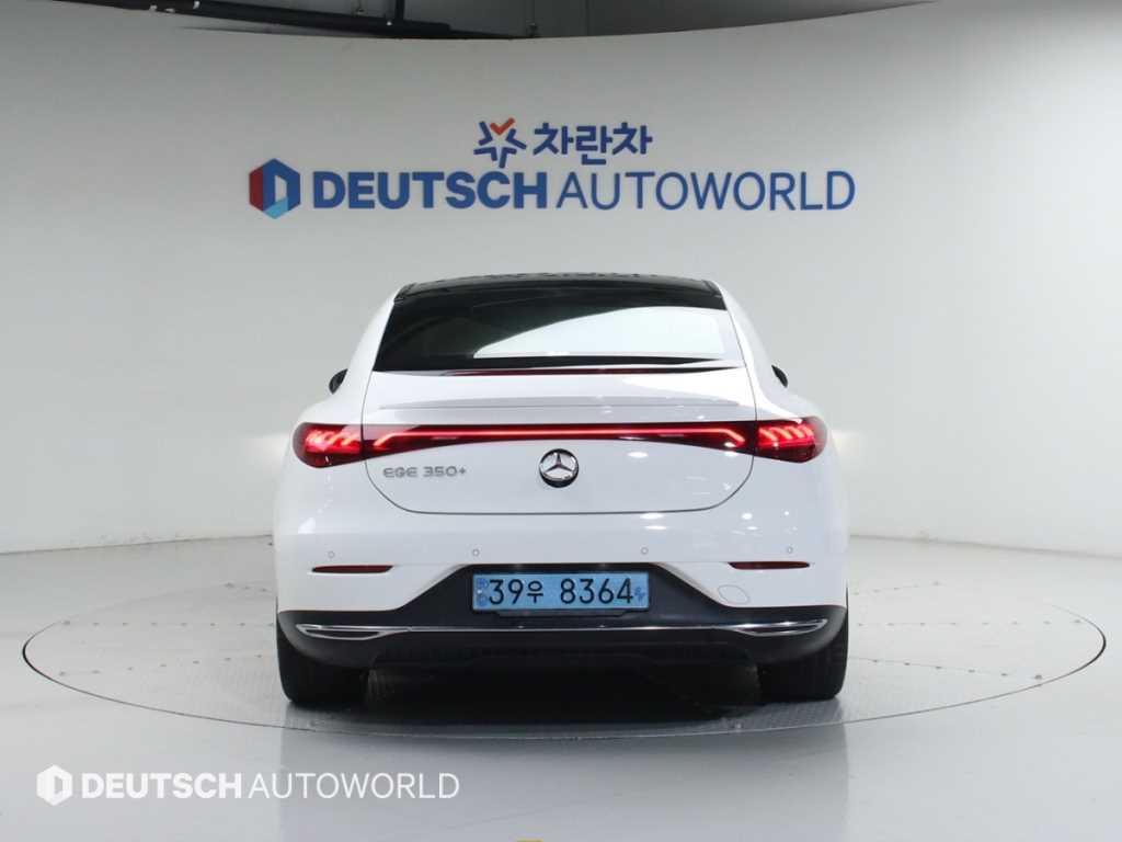 Mercedes Benz EQE - Vista 4