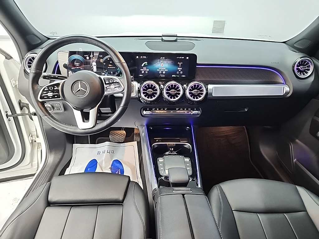 Mercedes Benz GLB Class - Vista 7